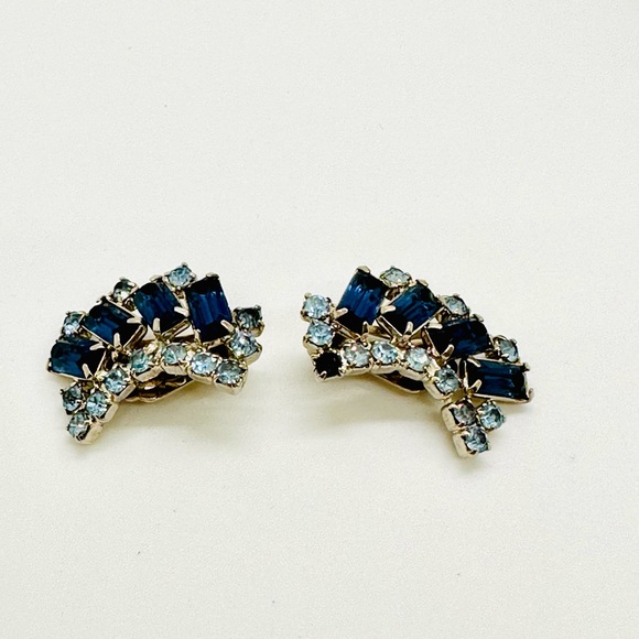Vintage Blue Rhinestone Deco Earrings 💙 - Picture 9 of 11